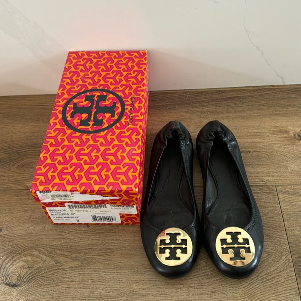 Tory Burch Reva black with gold buckle size 9
